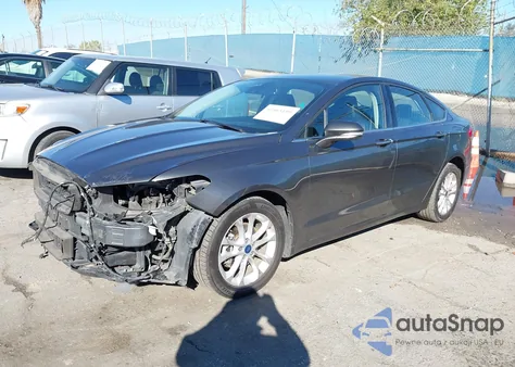 2020 Ford Fusion Hybrid Sel z USA, uszkodzony, nr VIN 3FA6P0MU6LR129938